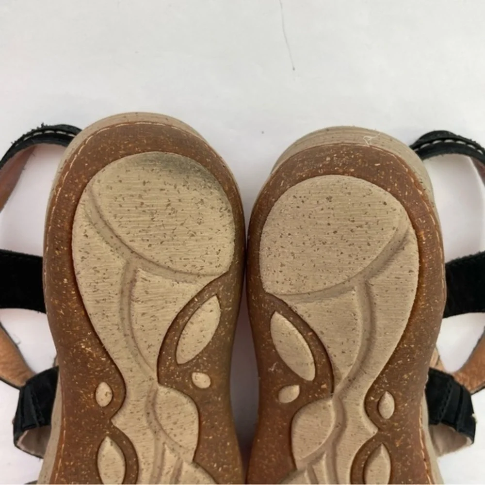 Acorn Black Vista Leather Beaded Wedge‎ Sandals